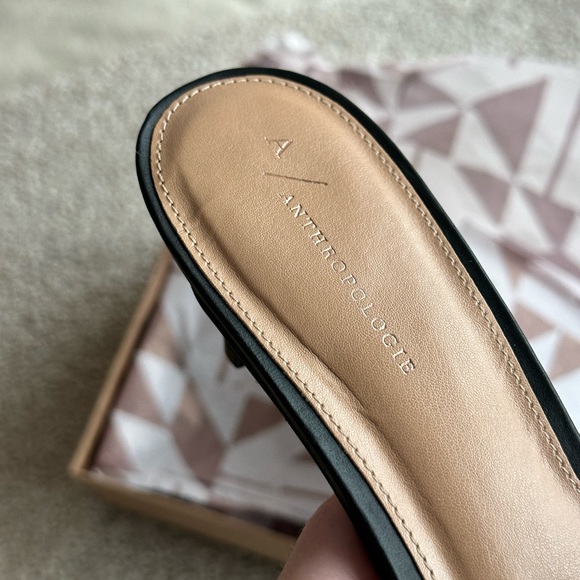 Black grommet low heel sandal - Picture 6 of 7